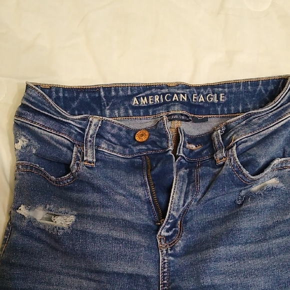 American Eagle Outfitters Women's Blue Distressed Jeans - Picture 2 of 3